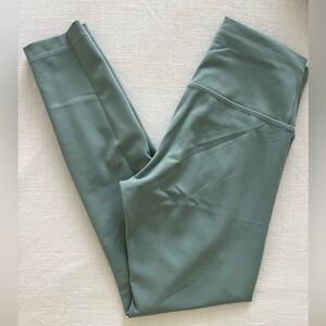 Lulu lemon wunder train light blue/sea foam size 6